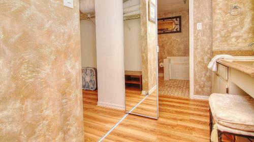 Arie Dam By Teeming Vacation Rentals