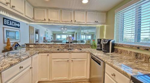 Arie Dam By Teeming Vacation Rentals