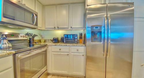 Arie Dam By Teeming Vacation Rentals