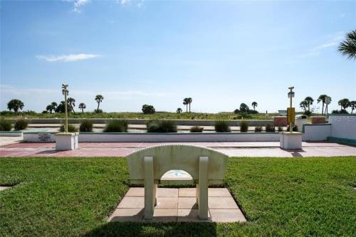 Apartamento Tropic Terrace #23 - Beachfront Rental Condo