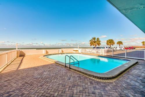 Sunset Chateau 603 Awesome Top Floor Beach Front Condo