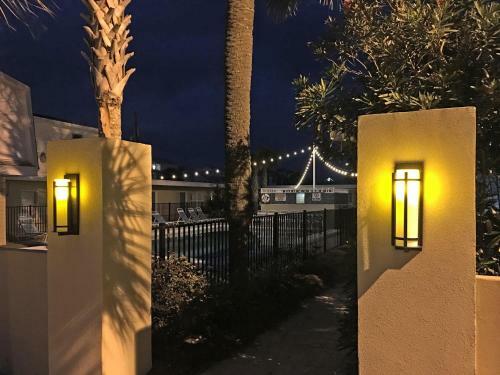 Catalina Motel