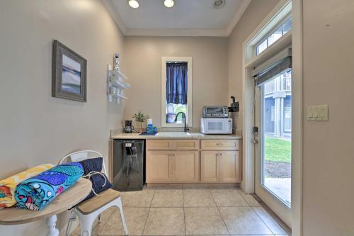 Apartamento Cozy Ground-floor Studio Less Than Walk To Crescent Beach!