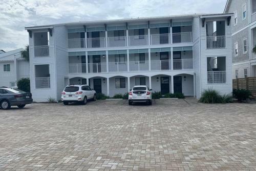 Apartamento Oceanfront Paradise - Beach At Your Backdoor!!