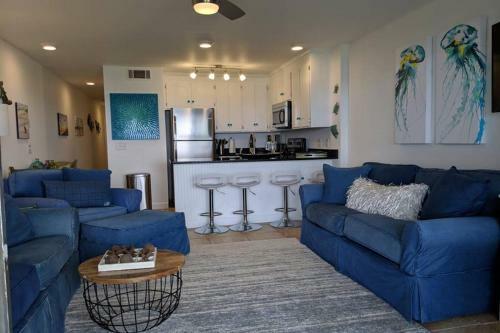 Apartamento Oceanfront Paradise - Beach At Your Backdoor!!