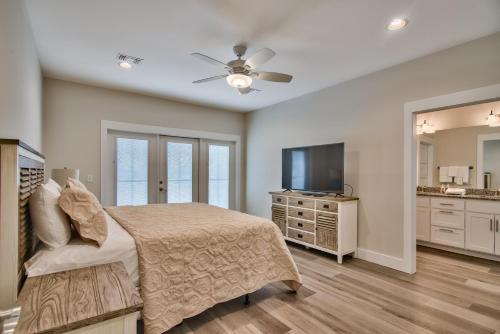 Hook, Wine & Sinker - Private Pool! Brand New!