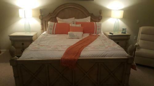 Pugsy's Paradise Sleeps 19!