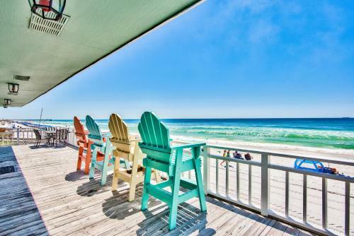Island Time- Wonderful Private Beachfront Home - Beautiful!!!