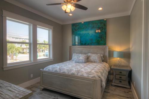 Making Waves - Huge Heated Beachfront Pool & Hot Tub! Best In Pcb!