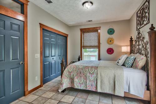 Beachcomber - Beachfront With Pool And Hot Tub - On The Beach!