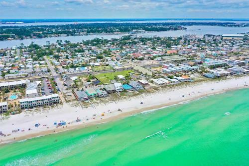 Beachcomber - Beachfront With Pool And Hot Tub - On The Beach!