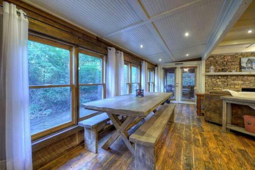 Creekside R&r By Escape To Blue Ridge