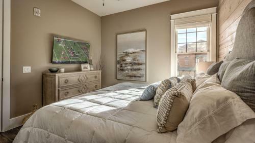 Nest On West By Escape To Blue Ridge