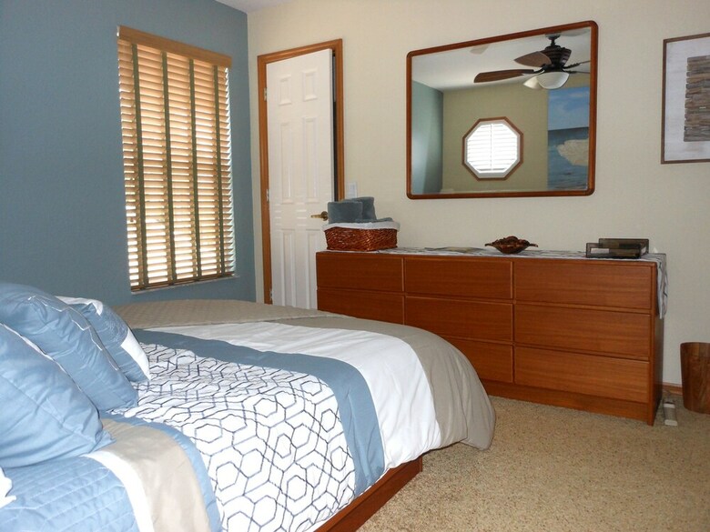 Hostal Lakefront Suites