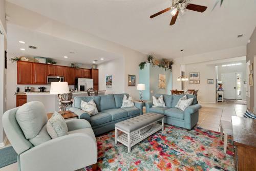 Villa Lilo's Paradise In Windsor Hills