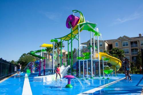 Villa Lilo's Paradise In Windsor Hills