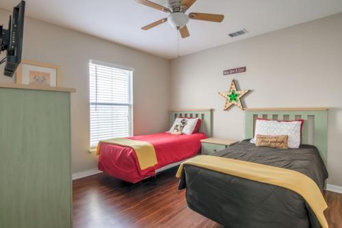 Amanda's Cozy Clear Creek Pool Home Home