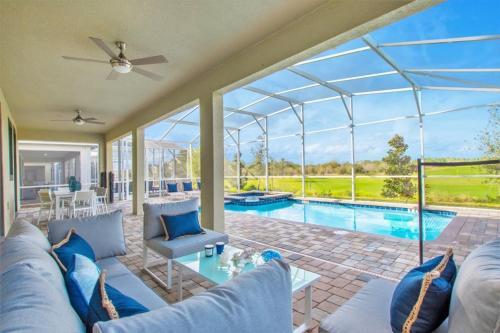 8833cruden Villa
