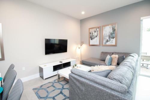 New 4 Br 4 Ba Villa Ground Zero To Theme Parks