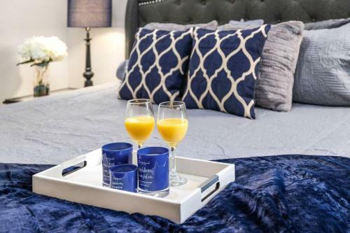 Upscale Downtown Midtown Apartment