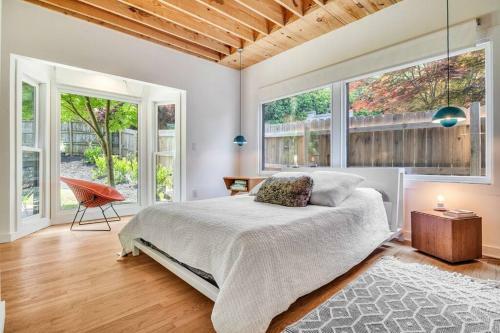 Modern Bright Historic Grant Park House W/ Loft