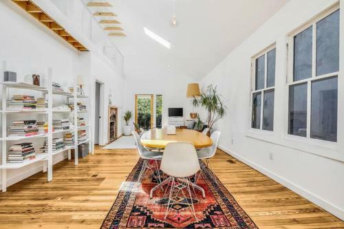 Modern Bright Historic Grant Park House W/ Loft