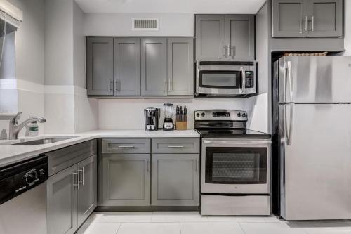 Highrise Atl Downtown Home With A View, Sleeps 4