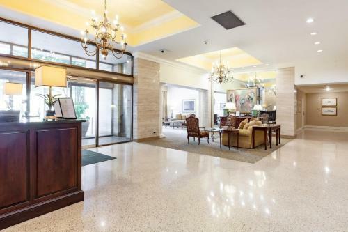 Modern 1br Plus Balcony With Views In Downtown Atl