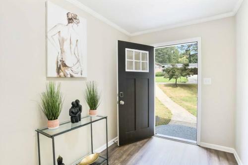 5 Mins From Airport Family Friendly Home