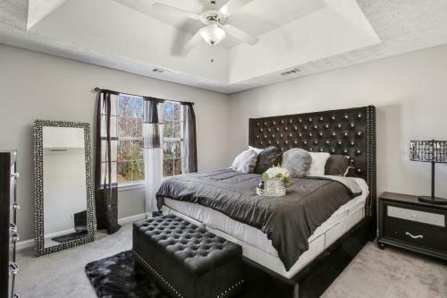 Diamonds Are Forever 4 Bedroom Home With Hot Tub