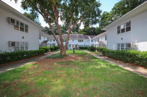Apartamento Studio2zero Peaceful Off Peachtree Modern Studio
