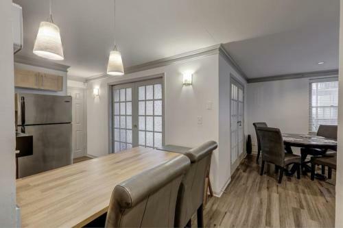 Modern 2 Bed 2 Bath In Downtown Atlanta Sleeps 6