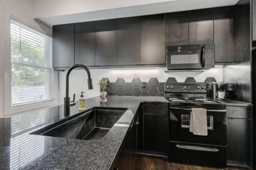 Apartamento Studio9forty 1br Midtown Oasis
