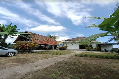Villa Penginapan Sawah Asri