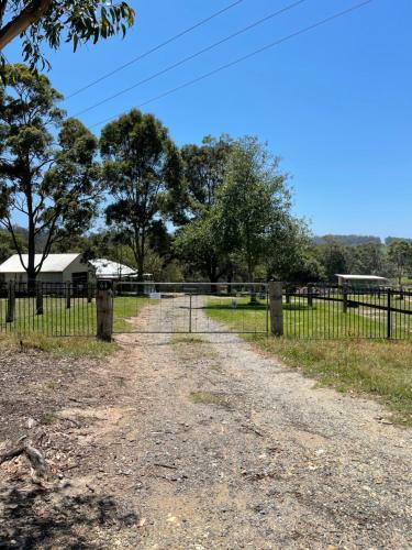 Ellesmere Farmhouse - Make Your Own Adventures