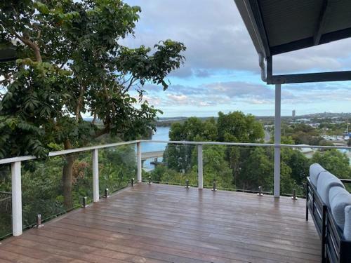 Eagles View Panorama - 180 Degree Sea & River Views