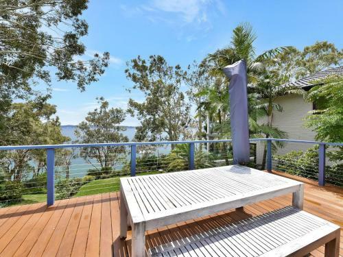 Wangi Waterfront Hideaway