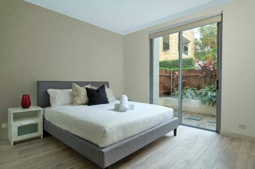 Spacious 2 Bedroom Garden Apartment