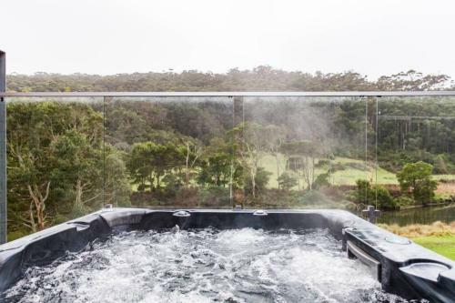 River House - A Stunning Riverside Retreat
