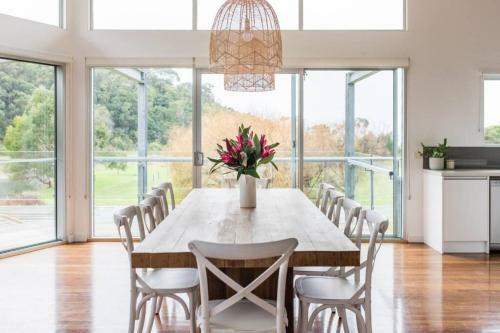 River House - A Stunning Riverside Retreat