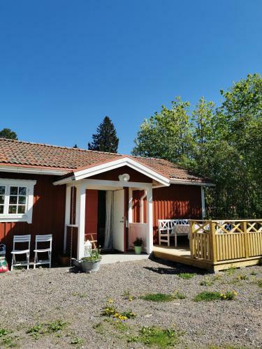 Idyllisk Nybyggd Stuga P� Soller�n.
