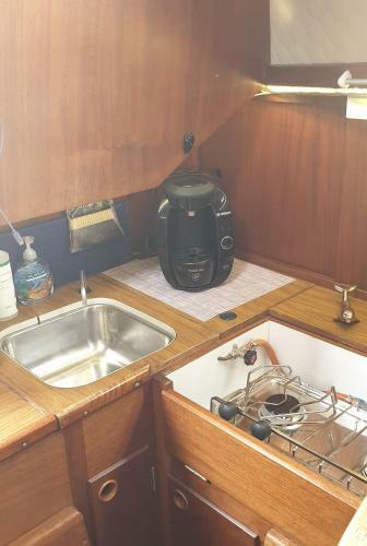 Sailboat Amber