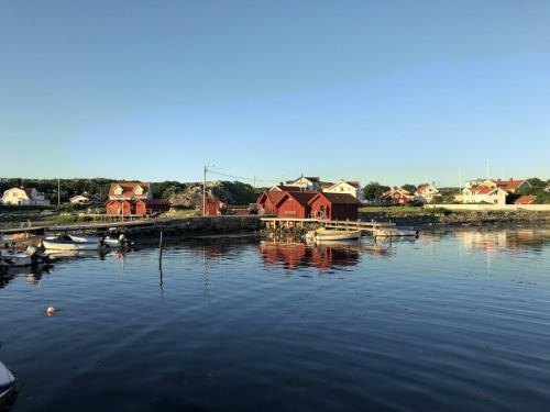 Idyllic And Charming Summer House On Styrso