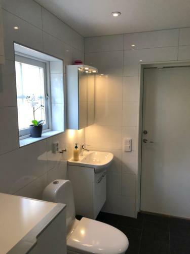 Lodge H�llestrand Cottage -sillen