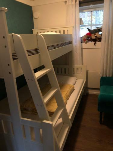 H�llestrand Cottage Makrillen