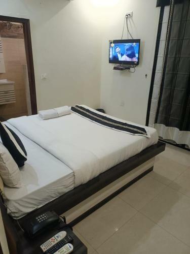Hotel Taj Delhites With Fully Friendly Stay