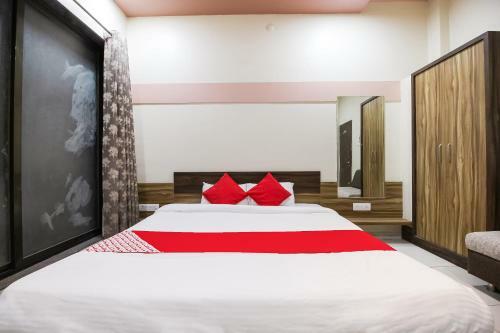 Oyo Flagship 71595 Hotel Lakhdatar