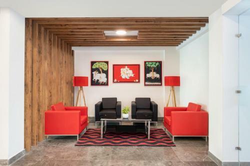Red Fox Hotel, Neelkanth