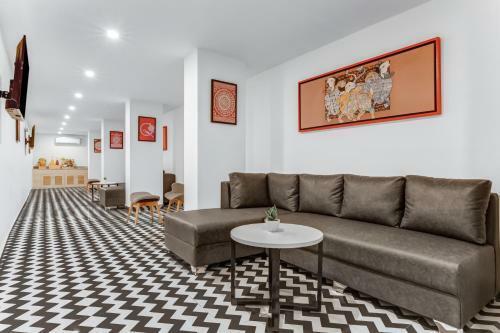 Red Fox Hotel, Neelkanth
