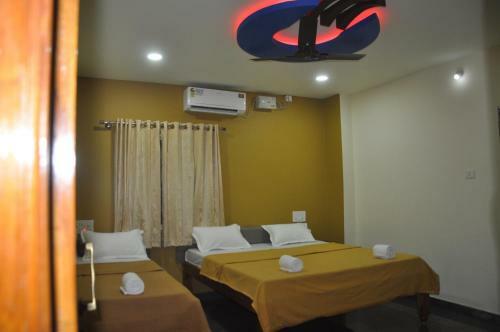 Hotel Blue Crystal Lodge